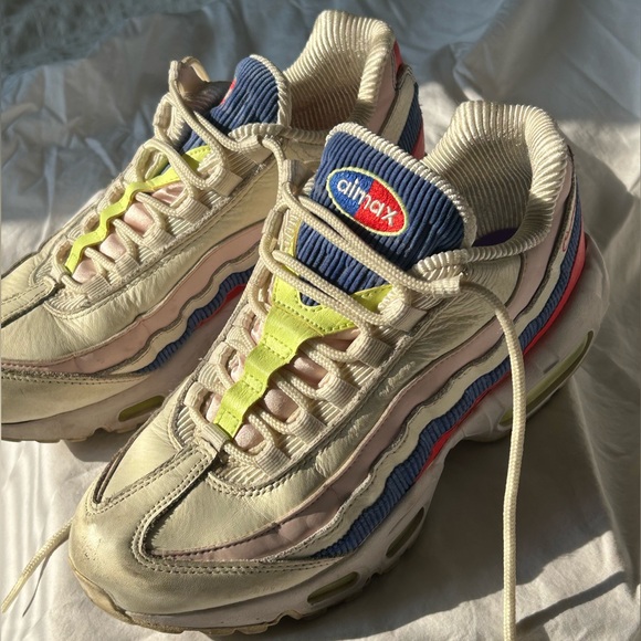 NIKE Air Max 95 Panache Corduroy Athletic Shoes | Women’s Size 7.5 - Picture 2 of 8